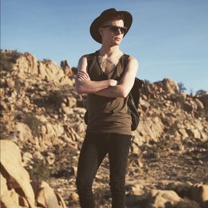 Meet your Posher, Derek